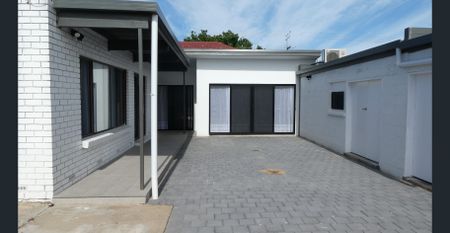 RENOVATED HOME INCLUDING FULLY FUNCTIONAL GRANNY FLAT - 2 KITCHENS & 3 BATHROOMS - REPRESENTS GREAT VALUE $750 - Photo 4