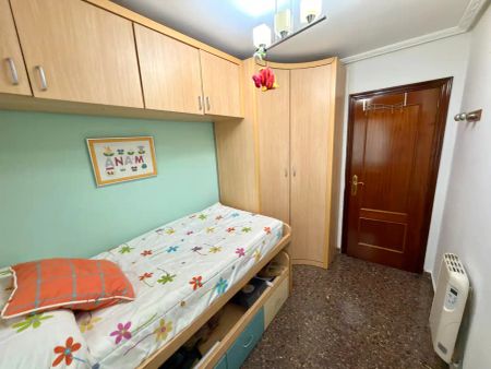 Piso de alquiler en Carrer de Montellano, San Ramón - Monte de Piedad - Photo 4
