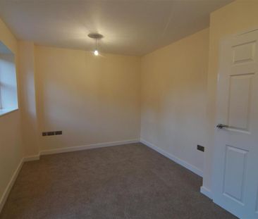 3 bedroom terraced house to rent - Photo 6