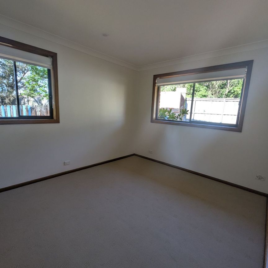 Neat Villa in a Quiet Complex - Photo 1