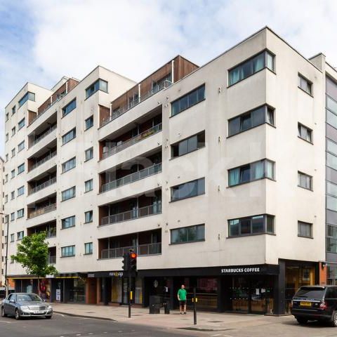 2 bedroom apartment seconds away from Caledonian road station inc all bills - Photo 2