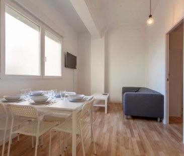 Modern room in Actor Llorens Street - Photo 2