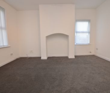 1 Bedroom Ground Floor Flat - Photo 4