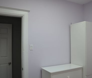 For Lease - 1915A Queen Street, Toronto, Ontario - Photo 4