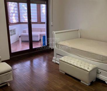 Large Expansive House with Five Bedrooms - AISB - Photo 5