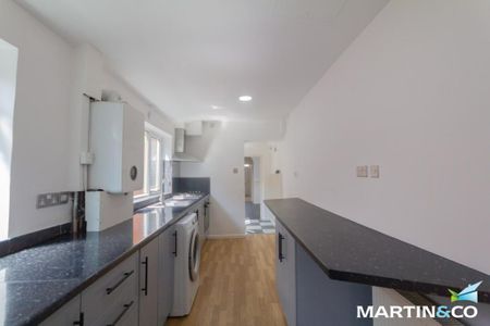 2 bedroom end of terrace house to rent - Photo 5