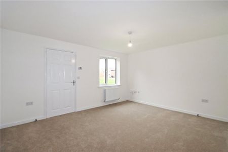 3 bedroom semi-detached house to rent - Photo 3