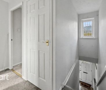 4 bedroom detached house to rent - Photo 3