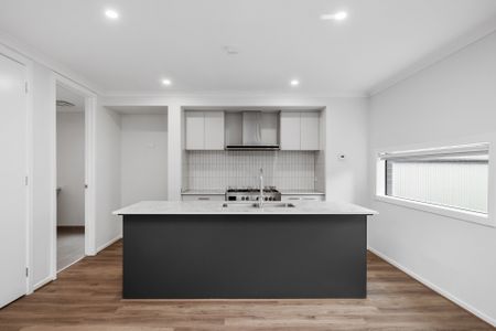 Brand New Four Bedroom Townhouse - Photo 4