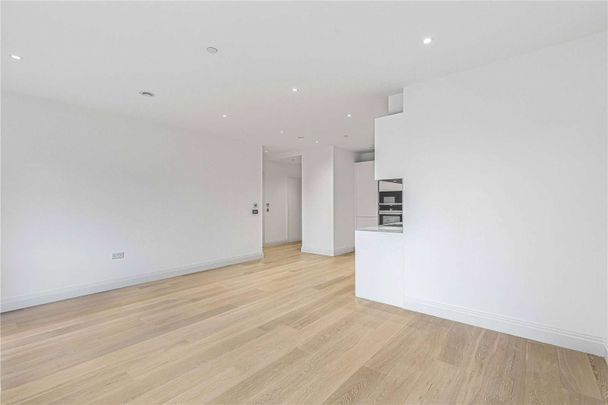 Pinewood Gardens, Teddington, TW11 9FJ - Photo 1