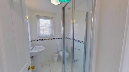 6 bedroom end of terrace house to rent - Photo 2