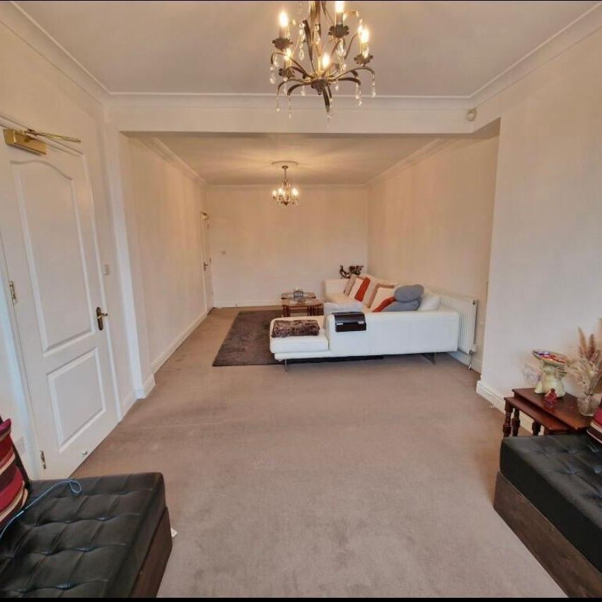 5 Bed Semi-Detached House, Highfield Avenue, NW9 - Photo 1