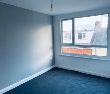 4 bedroom terraced house to rent - Photo 6