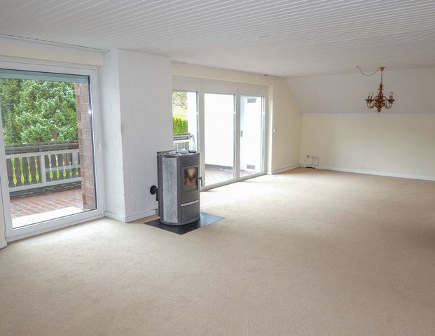 Großzügige DG-Wohnung für 2 Personen mit Einbauküche, Garage,großer Loggia mit Blick zum Fleyer Wald - Foto 1