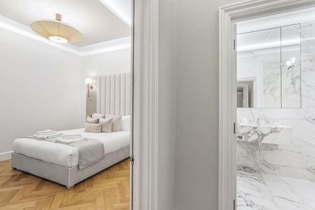 4 bedroom mews to rent - Photo 3