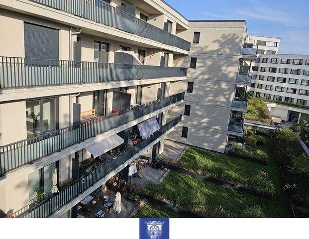 Ihre neuer Wohlfühlort mit attraktiver Ausstattung, Balkon, EBK, Bad und Gästebad! - Photo 1