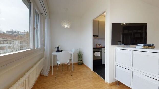 Living rent-free in the heart of the Gundeli neighborhood - Foto 1
