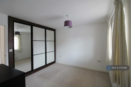 4 bedroom detached house to rent - Photo 3