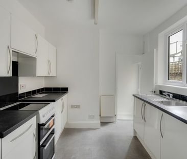 1 Bed Flat - Photo 3