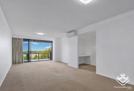 Break Lease Oppotunity - only $670/week for Spacious 2 Bedroom Apartments with 2 Carspace - Photo 5