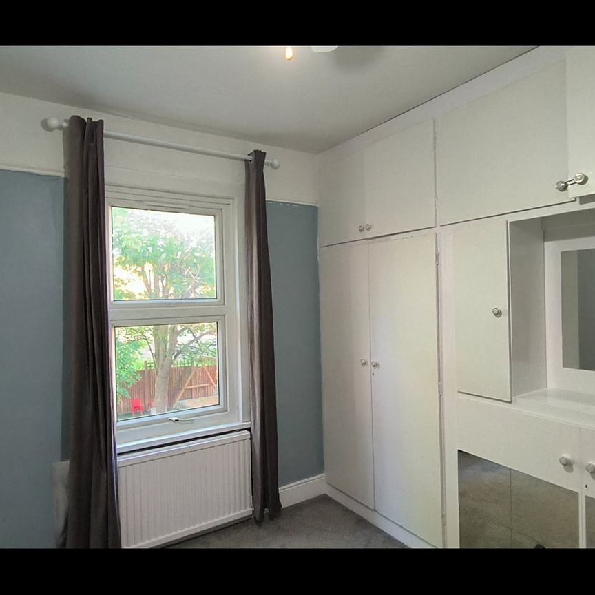 3 Bed Semi-Detached House, Norwich Road, CR7 - Photo 1