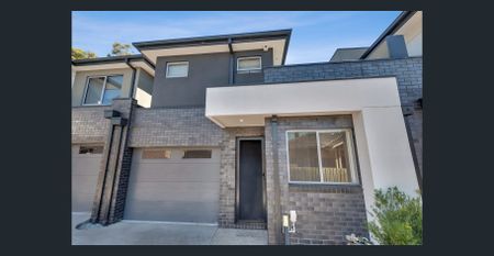 Modern townhouse in a prime Reservoir location - Photo 4