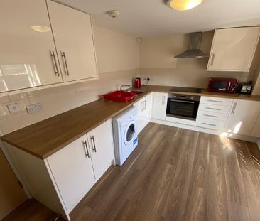 2 bedroom apartment to rent - Photo 4
