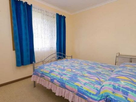 Quiet Cul-De-Sac with Parkland at Your Doorstep and close to Schools - Photo 4