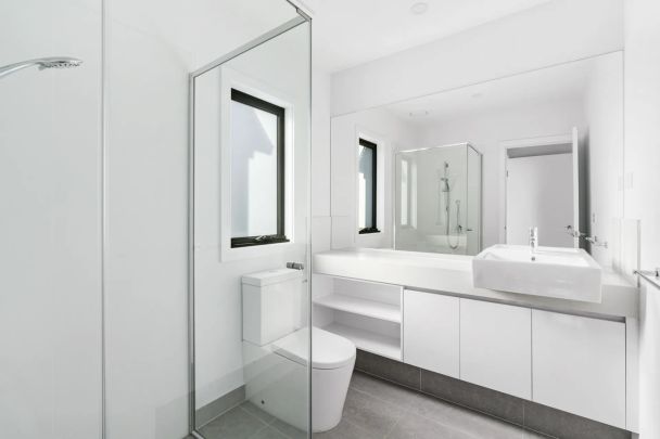 Two Bedroom + Study Townhouse! - Photo 1