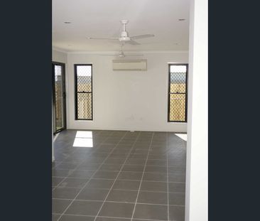 9/2 Makybe Diva Dr, Ooralea, Qld 4740 - Photo 2