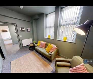 1 bedroom in a house share to rent - Photo 2