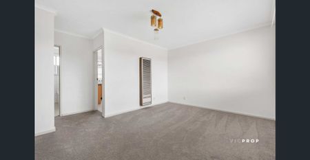Your Perfect Footscray Retreat – Fresh, Bright & Convenient! - Photo 3