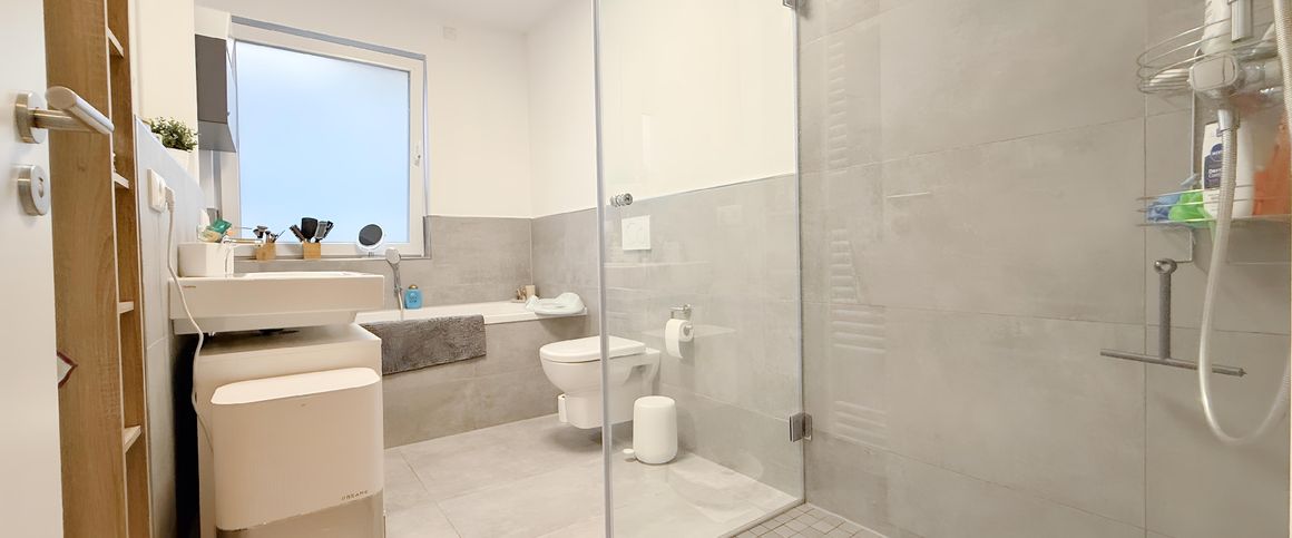 HOCHWERTIGE 3-ZIMMERWOHNUNG IN KREFELD-HÜLS ZU MIETEN! - Photo 1