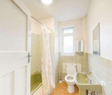 St. Margarets Road, Edgware, HA8 - Photo 3