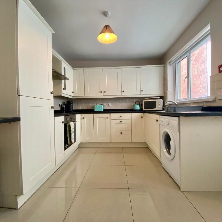 14 Stranmillis Gardens, Belfast, BT9 5AS - Photo 1