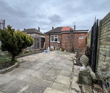 3 bedroom end of terrace house to rent - Photo 5