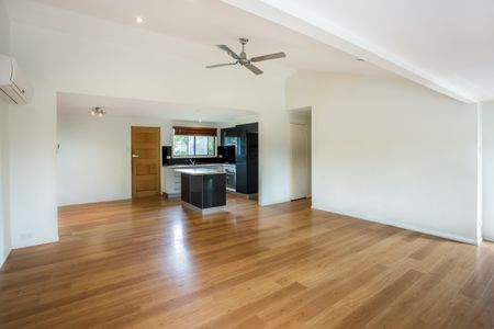 27 Glendale Street, Marsden QLD 4132 - House For Rent | Domain - Photo 4