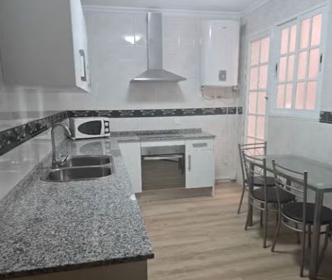 Piso de alquiler en La Trinidad - Photo 1