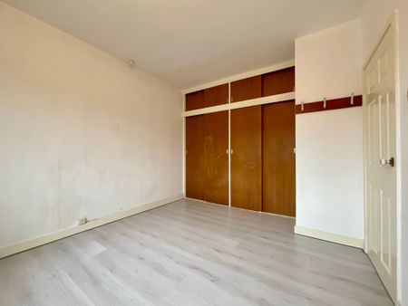 1 bedroom Apartment to let - Photo 4