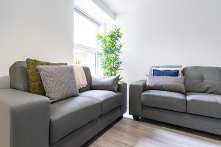 Telephone #32 - Photo 5