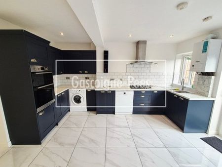 Potters Grove, New Malden - Photo 2