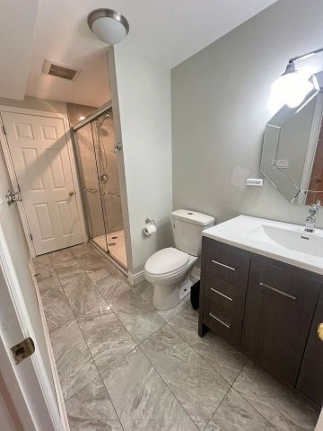 Detached Home For Lease | W9250912 - Photo 4