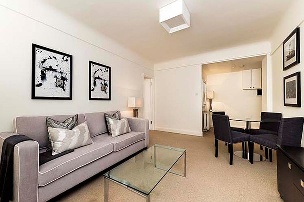 Modern two bedroom, two bathroom apartment with garden views in Chelsea, London SW3 - Photo 1