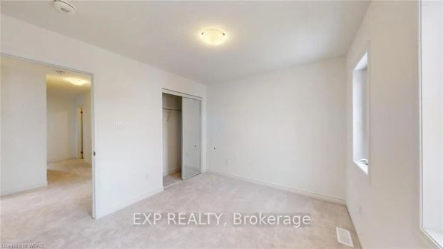 Condo Townhouse For Lease | X8411416 - Photo 1