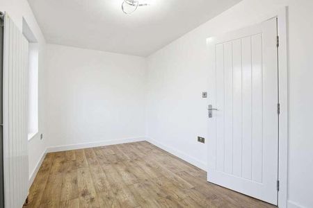 Castel Close, Hackney, E9 - Photo 3