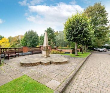 Elegant Three Bedroom Apartment with Private Balcony in a Prestigious Hampstead Development. - Photo 6