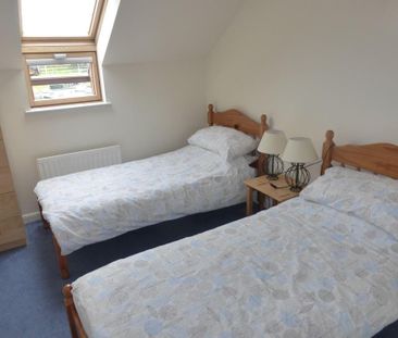 2 bedroom flat to rent - Photo 3