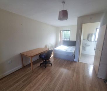 3 bedroom terraced house to rent - Photo 6