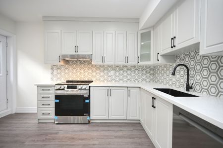 For Lease - 46 Mevira Gardens, Oakville, Ontario - Photo 4