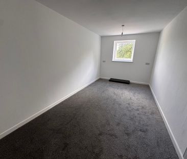 Broadmeadow Flats, Warstones Drive, Wolverhampton - Photo 2